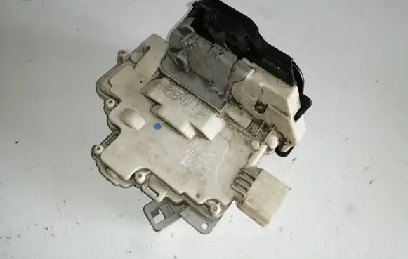 Audi A6 S6 C6 4F Rear door lock 4F0839015A