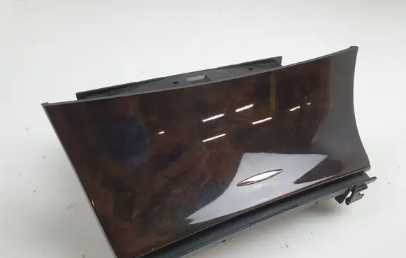 Mercedes-Benz CLS C219 Ashtray (front) A2116802852