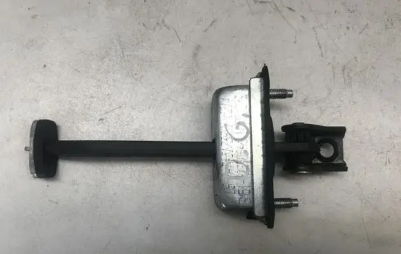 Ford Focus C-MAX Rear door check strap stopper