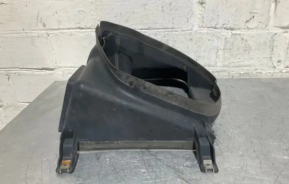 BMW X5 E70 Intercooler air channel guide 7222869 17711410