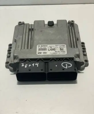 KIA Ceed Engine control unit/module 391402A860 1039T07918 0281032115