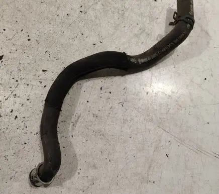 Mercedes-Benz C W204 Engine coolant pipe/hose A2045010982