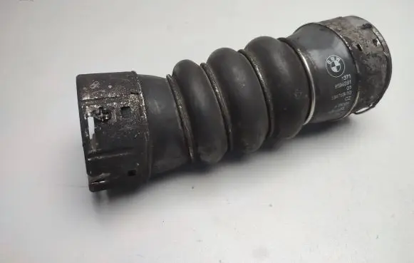 BMW 7 G11 G12 Intercooler hose/pipe 8599391