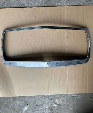 Mercedes-Benz S W126 Front bumper upper radiator grill