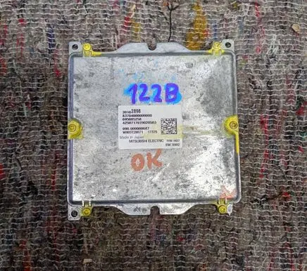 Opel Insignia B Voltage converter/converter module 39102898 695085258