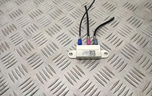 Opel Zafira C Aerial antenna amplifier 20960972