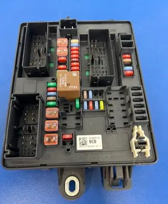 Cadillac ATS Fuse module 23134073 063612297