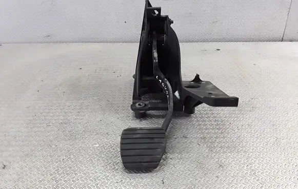 Renault Laguna II Brake pedal 8200002853
