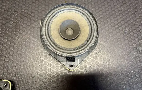 Opel Corsa D Rear door speaker 55701248 528393184 729724108605