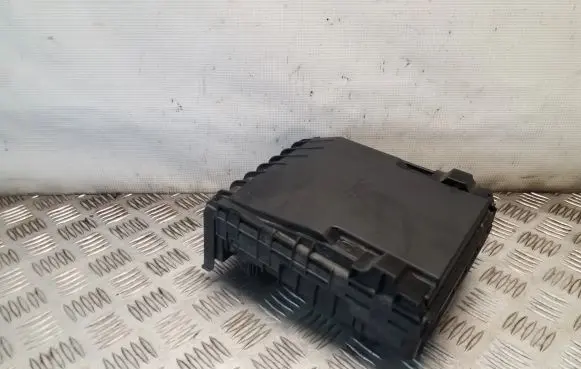 Volkswagen Sharan Fuse box set 3C0937125 1K0937132F