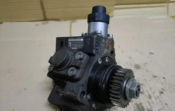Renault Trafic II (X83) Fuel injection high pressure pump 8200690744