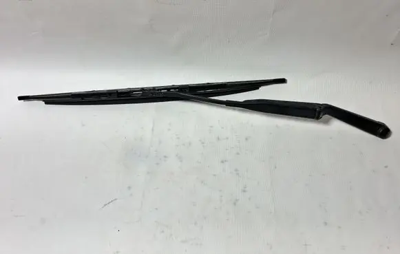 Front wiper blade arm