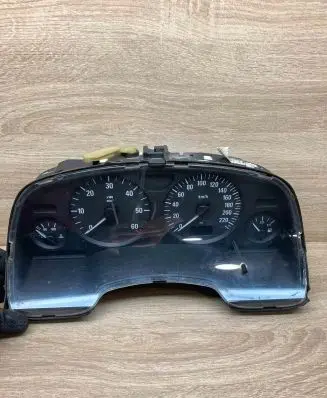 Opel Zafira A Speedometer (instrument cluster) 24461749JB 110080208