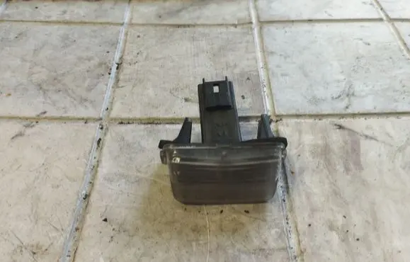 Peugeot 5008 Number plate light I090084