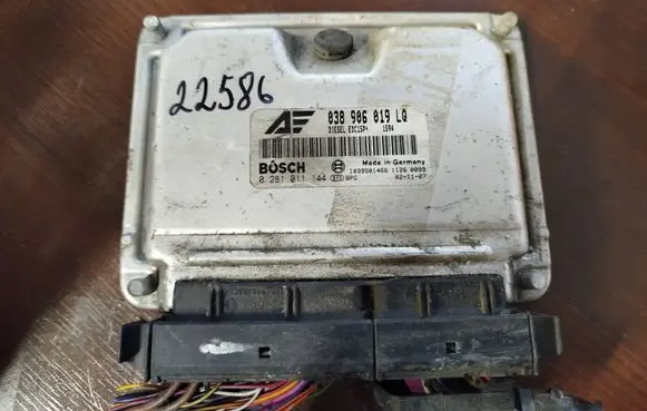 Volkswagen Golf IV Engine control unit/module 038906019lq