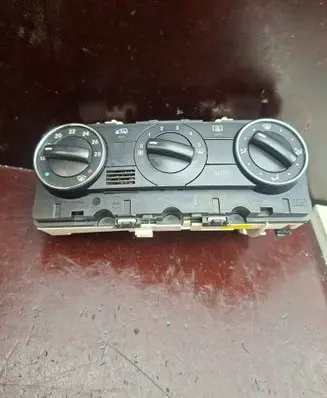 Mercedes-Benz A W169 Climate control unit A1698301385 69780005