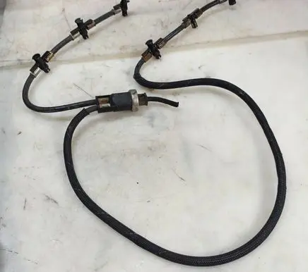 Volkswagen Touareg I Fuel return line/hose 
