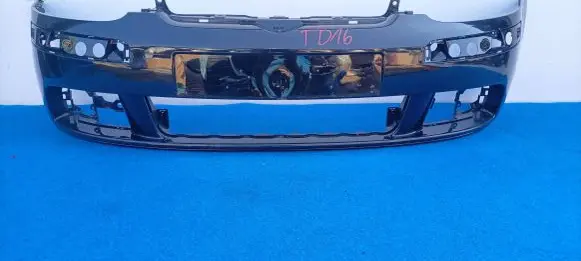 Volkswagen Golf V Front bumper 1K0807221