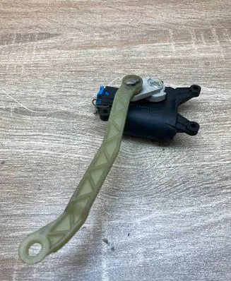 Volkswagen Golf V Air flap motor/actuator 1K1907511C 0132801340 WITHPLUG