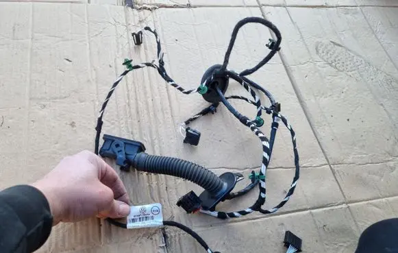 Volkswagen Touran III Rear door wiring loom 5TA971694AA