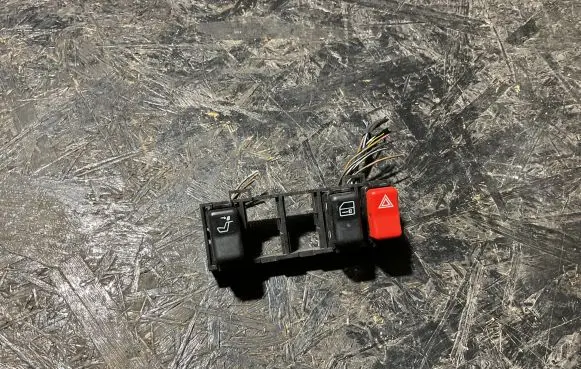 Mercedes-Benz S W140 A set of switches 