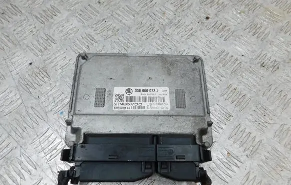 Skoda Roomster (5J) Engine control unit/module 03E906023J 5WP4049404 M0S91