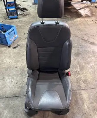 Ford Kuga II Front passenger seat 