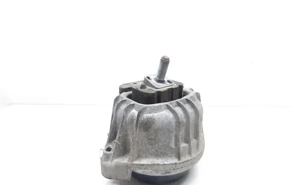 BMW 1 E81 E87 Engine mount bracket 139811