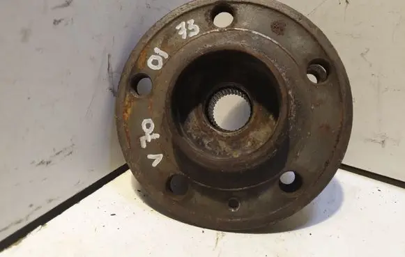 Volvo V70 Front wheel hub