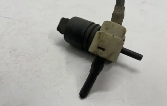 Opel Astra J Windscreen/windshield washer pump
