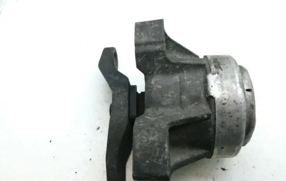Ford Mondeo MK IV Engine mounting bracket HL8021M10