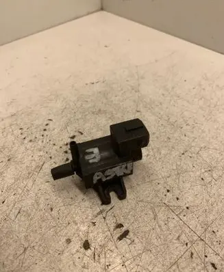 Opel Astra J Vacuum valve 70246100 8972882491