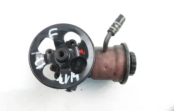 Toyota Yaris Power steering pump