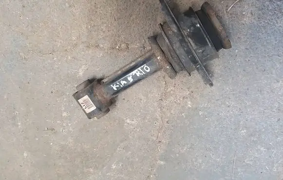 KIA Rio Engine mounting bracket