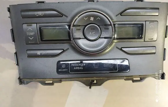 Toyota Auris 150 Climate control unit 5590002230B
