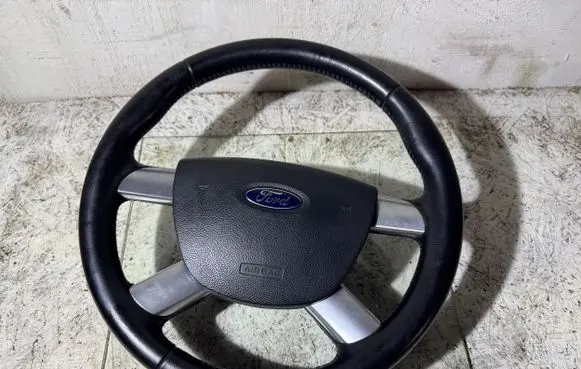 Ford Focus C-MAX Steering wheel