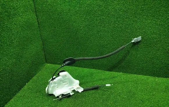 Renault Arkana Front door lock 805031423R