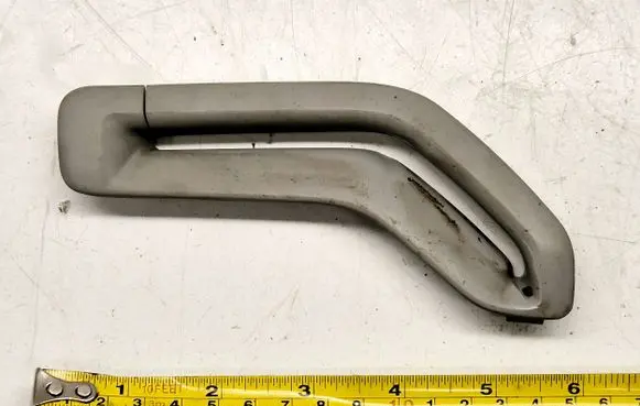 Volvo V70 Seat belt trim 