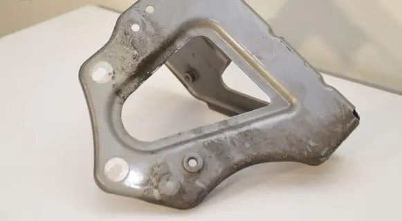 Audi A6 S6 C6 4F Fender mounting bracket 4F0821136A