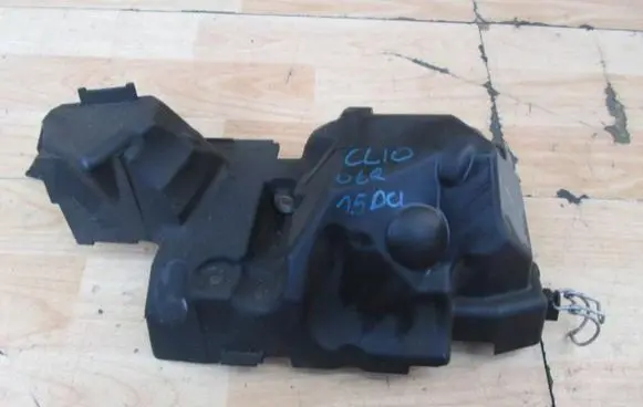 Renault Clio III Engine cover (trim)