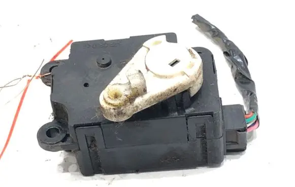 Subaru XV I Air flap motor/actuator T1007074K