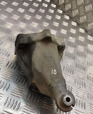 Mercedes-Benz C W204 Engine mounting bracket A6512233504