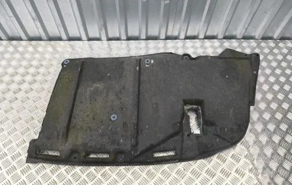 Toyota Avensis T270 Rear bumper underbody cover/under tray 5839905010
