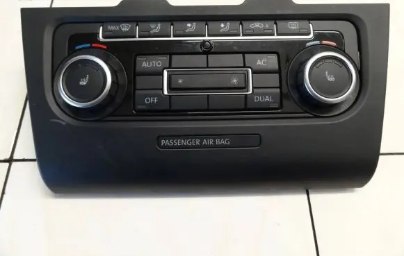 Volkswagen Golf VI Climate control unit 5K0907044BD