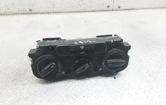 Volkswagen Golf V Climate control unit