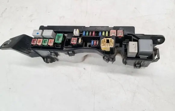 Toyota Corolla Verso AR10 Fuse box set 5136YA1