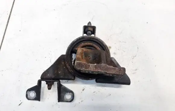 Mazda MPV Engine mount bracket