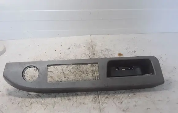 Chrysler Sebring (ST-22 - JR) Front door interior handle trim 119461 1003400