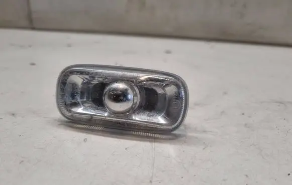 Volkswagen PASSAT B5.5 Front fender indicator light 8E0949127