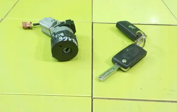 Peugeot RCZ Ignition lock 36410600